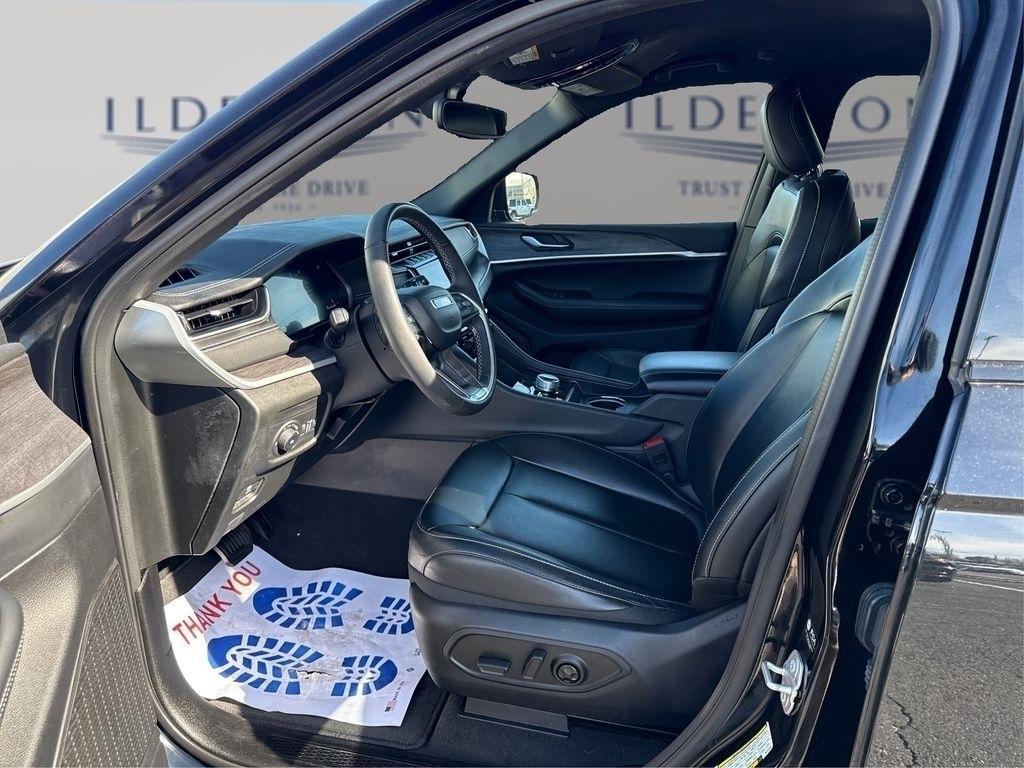 used 2024 Jeep Grand Cherokee car, priced at $33,672