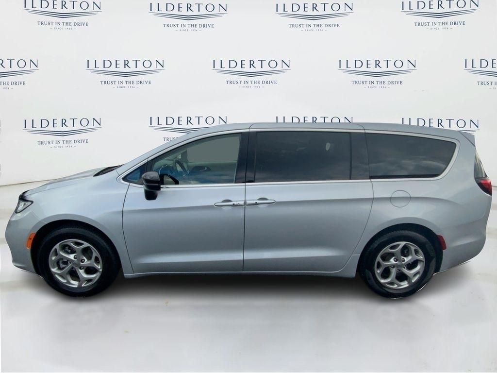used 2024 Chrysler Pacifica car, priced at $32,071