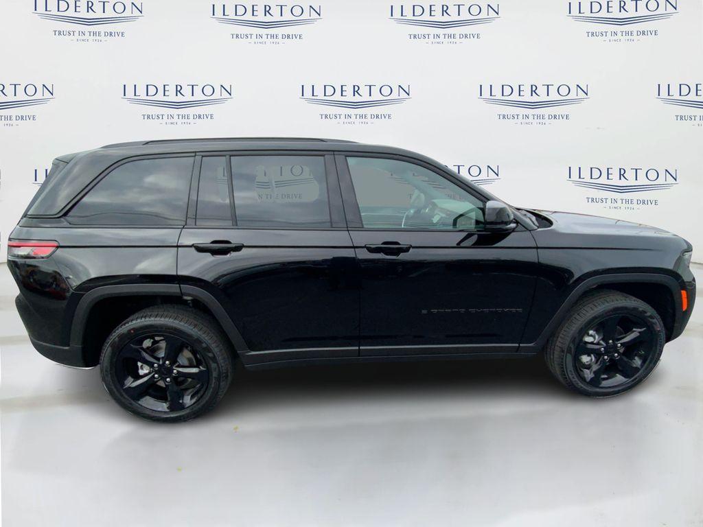 new 2025 Jeep Grand Cherokee car, priced at $42,215