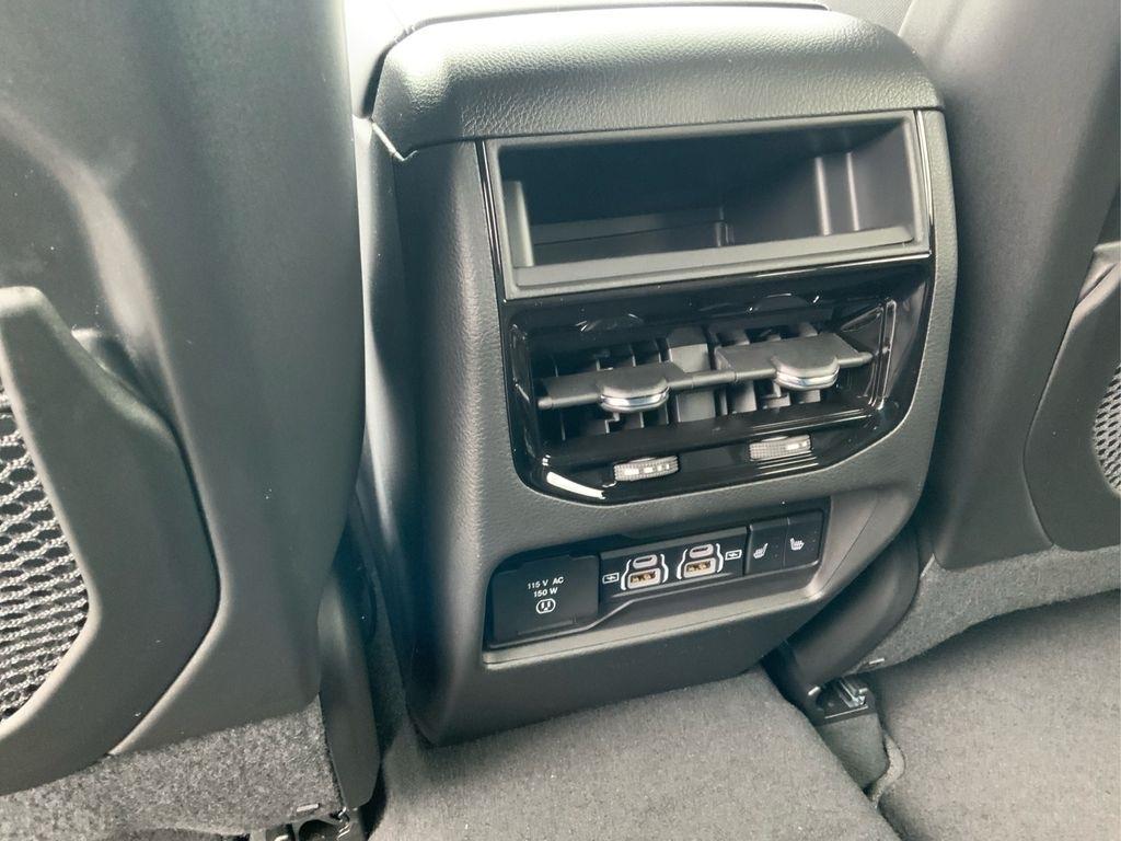 new 2025 Jeep Grand Cherokee car, priced at $43,715