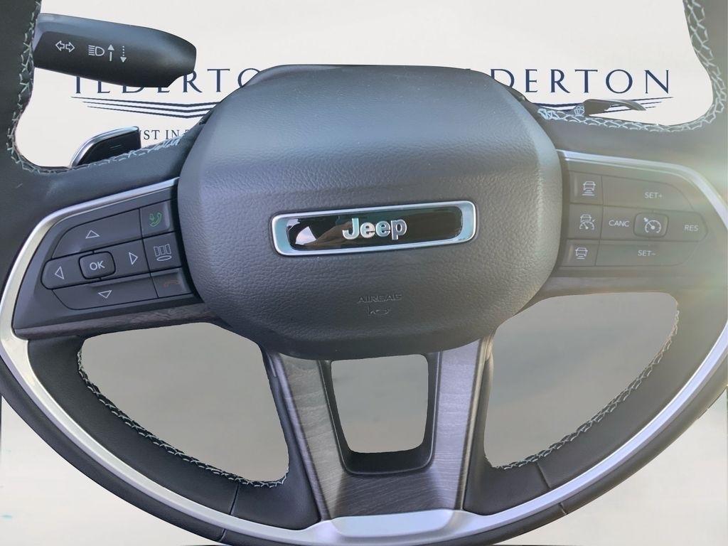 new 2025 Jeep Grand Cherokee car, priced at $40,915