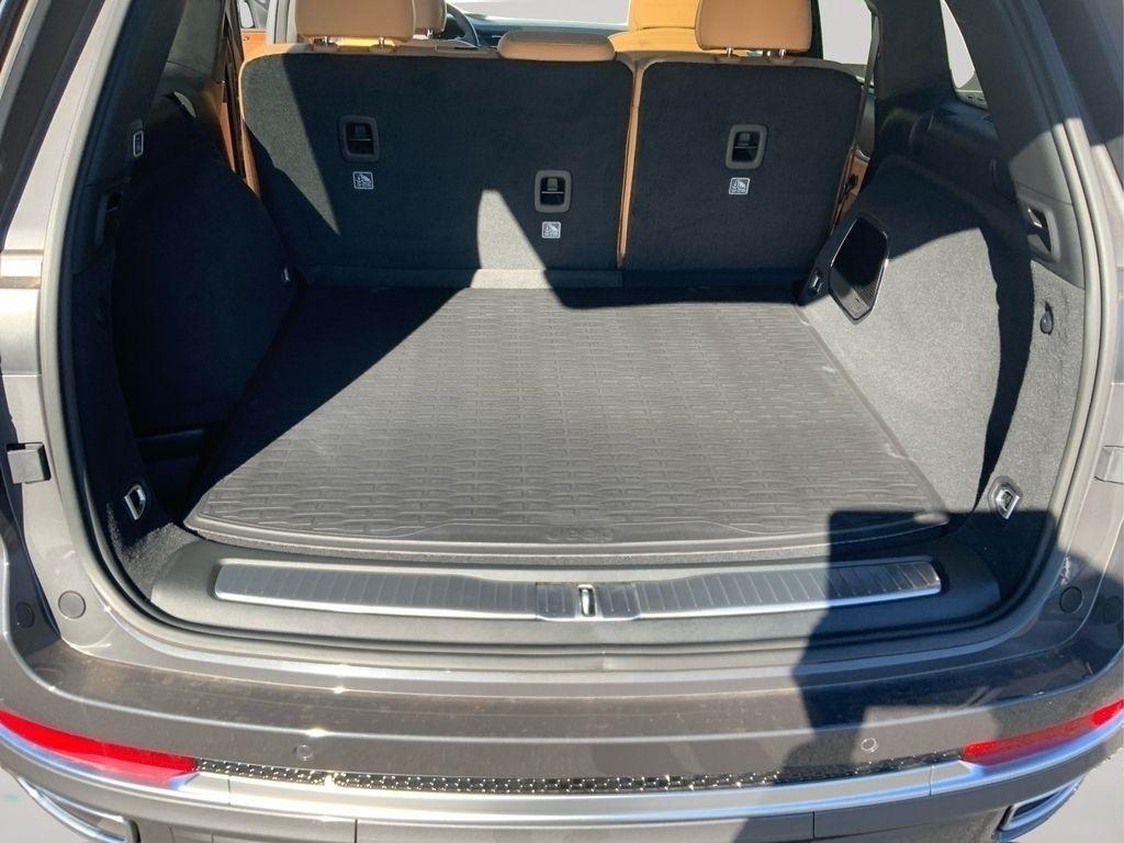 new 2025 Jeep Grand Cherokee car, priced at $61,400