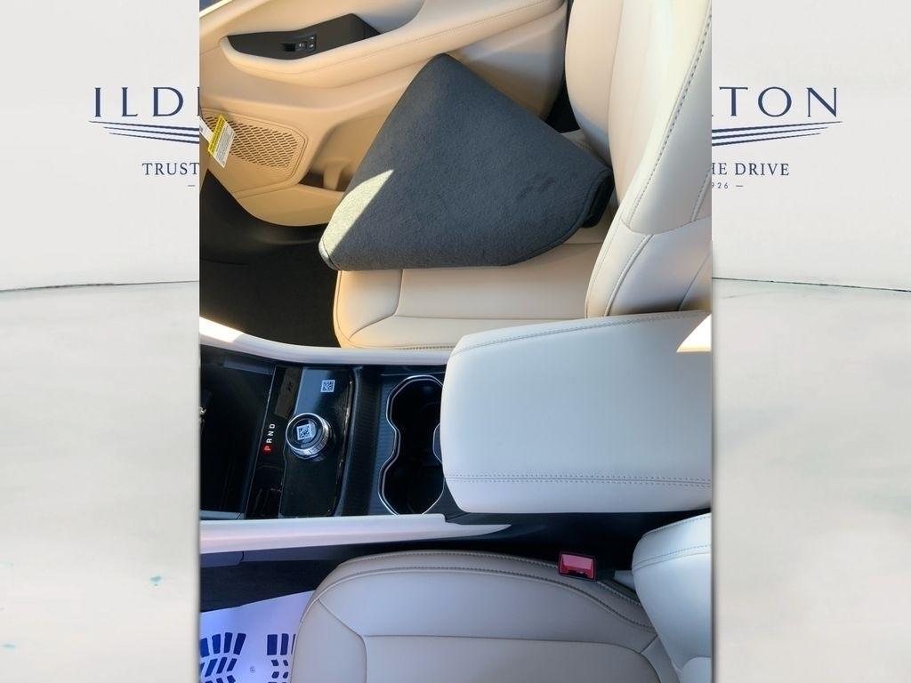 new 2025 Jeep Grand Cherokee car, priced at $37,900