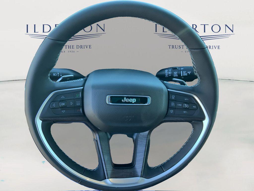 new 2025 Jeep Grand Cherokee car, priced at $37,900