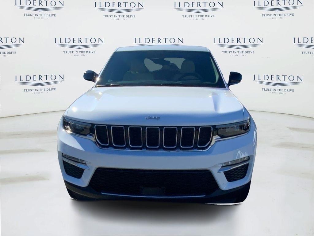 new 2025 Jeep Grand Cherokee car, priced at $37,900