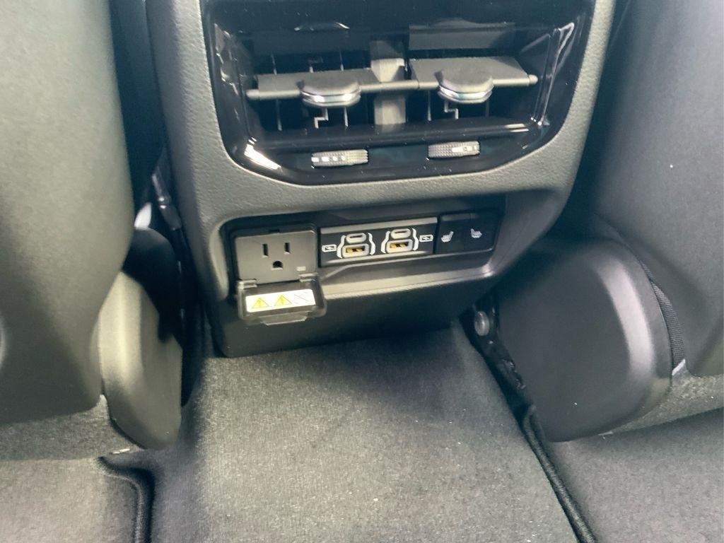 new 2025 Jeep Grand Cherokee car, priced at $43,735