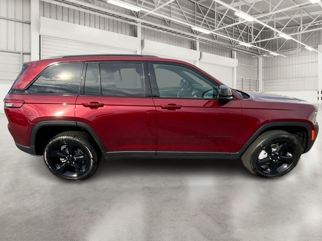 new 2025 Jeep Grand Cherokee car, priced at $43,735