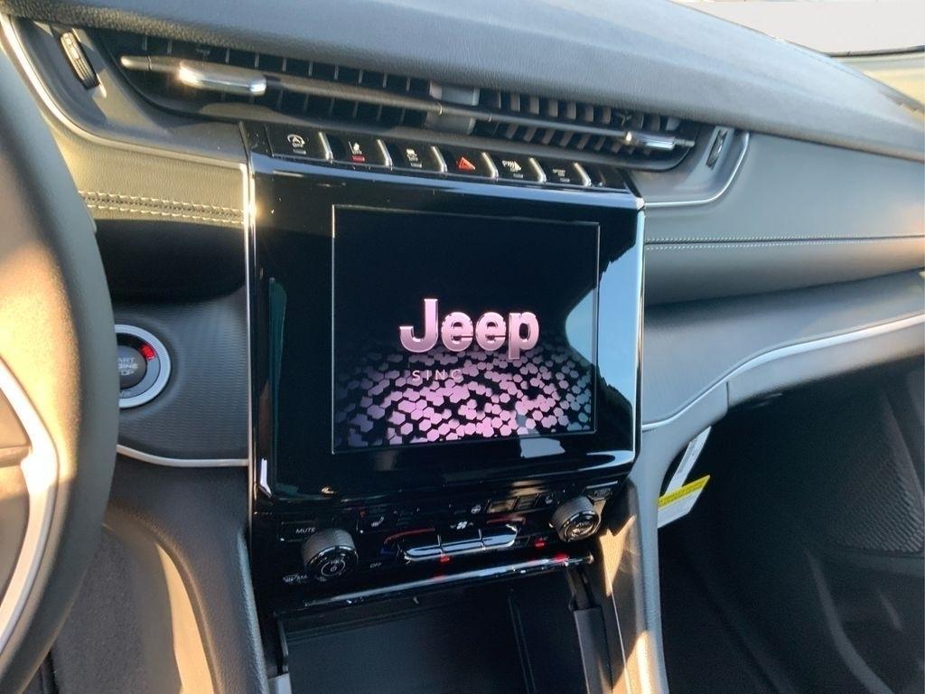 new 2025 Jeep Grand Cherokee car, priced at $41,370