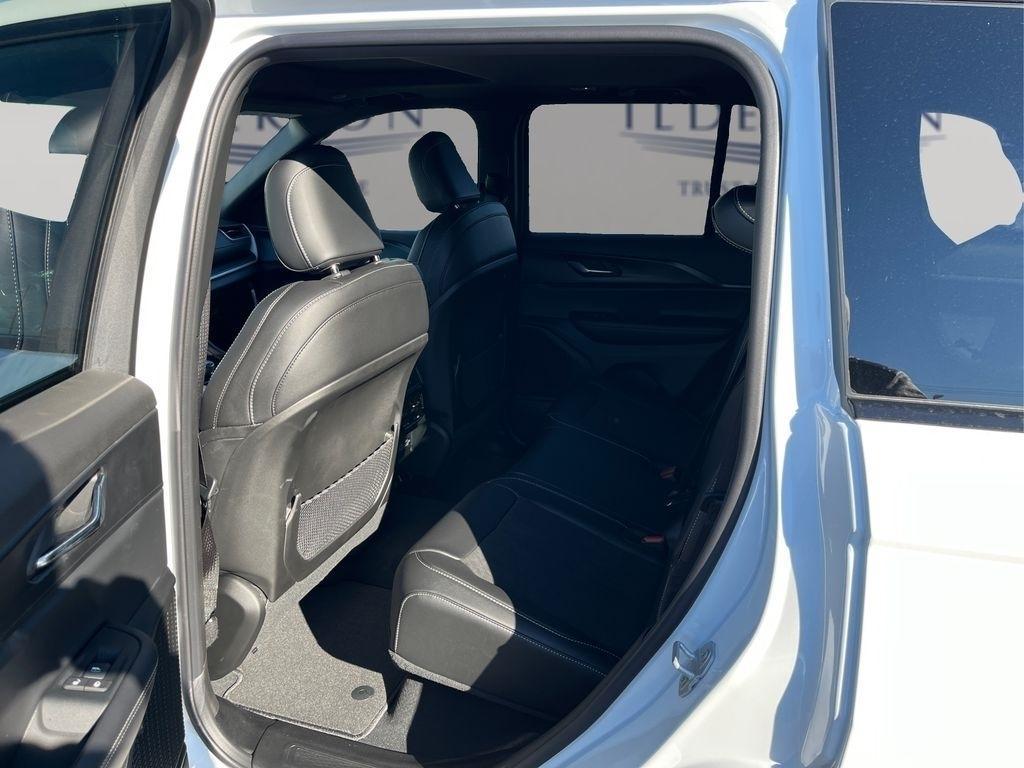 new 2025 Jeep Grand Cherokee car, priced at $39,775