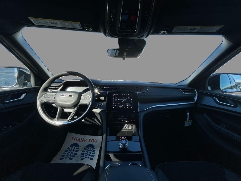 new 2025 Jeep Grand Cherokee car, priced at $39,775