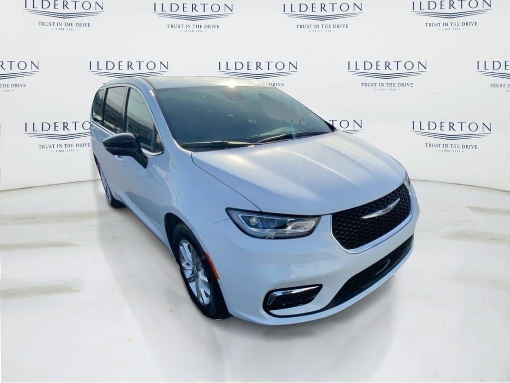 new 2026 Chrysler Pacifica car, priced at $40,995