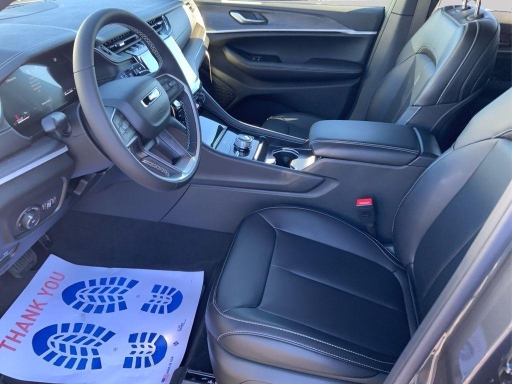 new 2025 Jeep Grand Cherokee car, priced at $46,235
