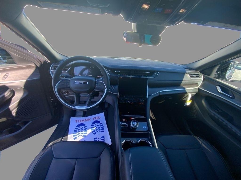 new 2025 Jeep Grand Cherokee car, priced at $46,235