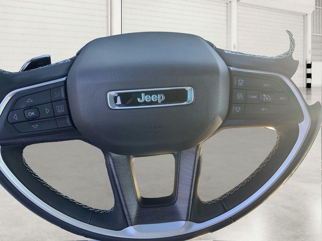 new 2025 Jeep Grand Cherokee car, priced at $43,565