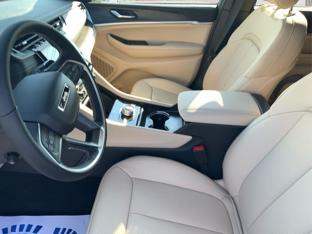 new 2025 Jeep Grand Cherokee car, priced at $43,565