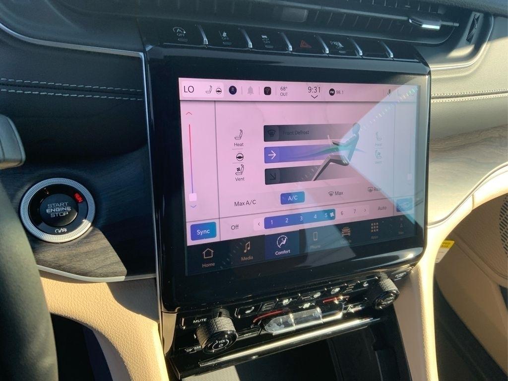 new 2025 Jeep Grand Cherokee car, priced at $43,565