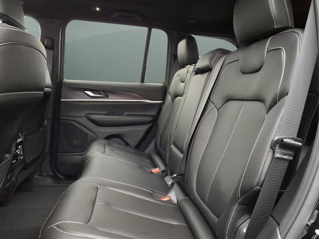 new 2025 Jeep Grand Cherokee car, priced at $45,735