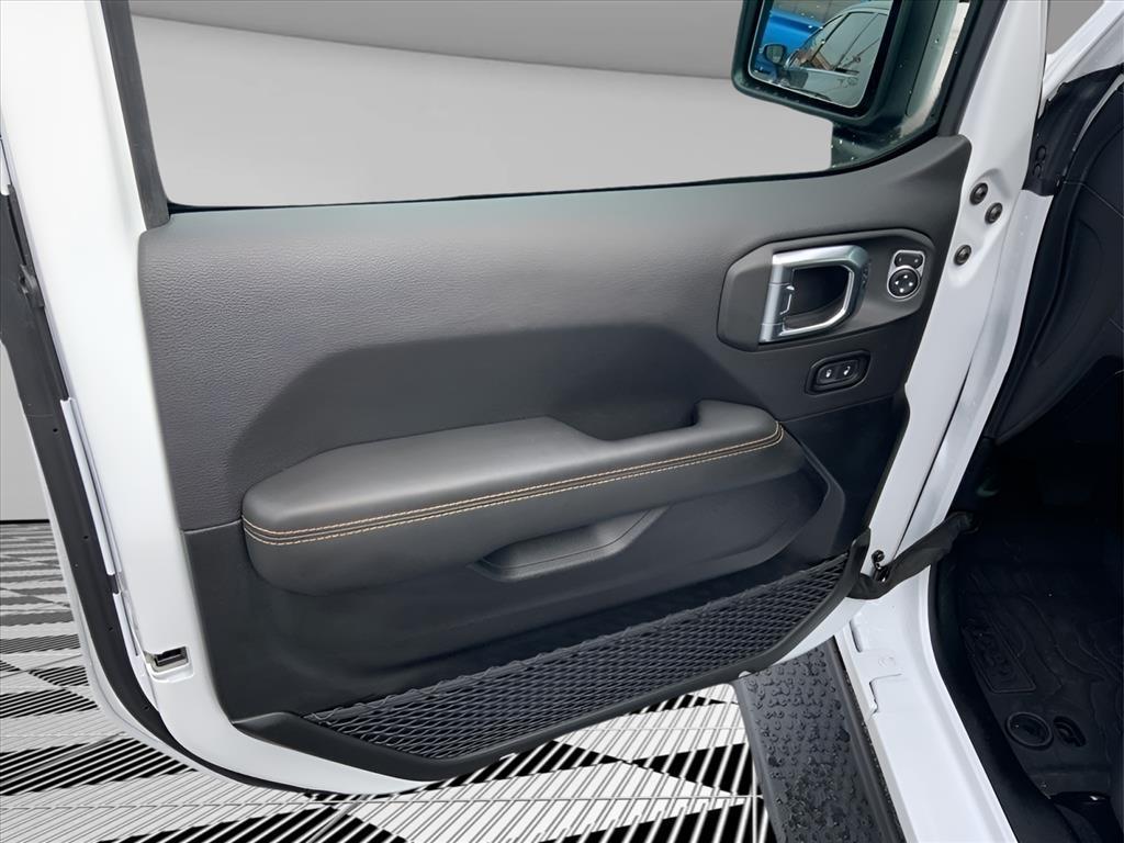 new 2025 Jeep Wrangler car, priced at $48,525