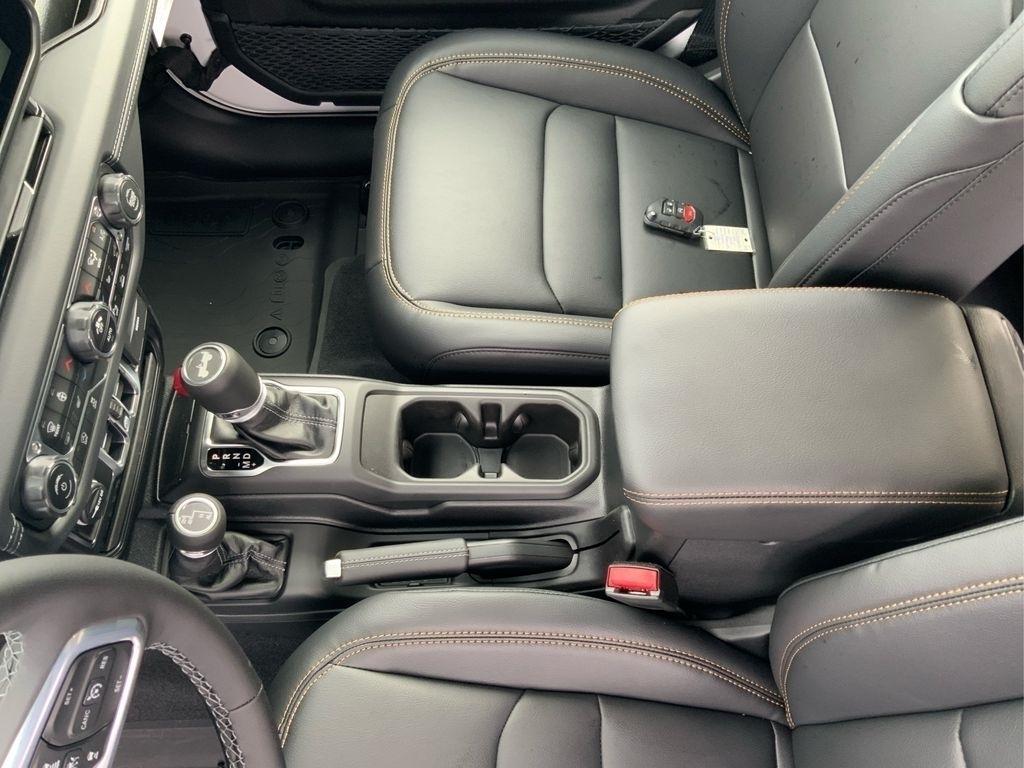 new 2025 Jeep Wrangler car, priced at $46,025