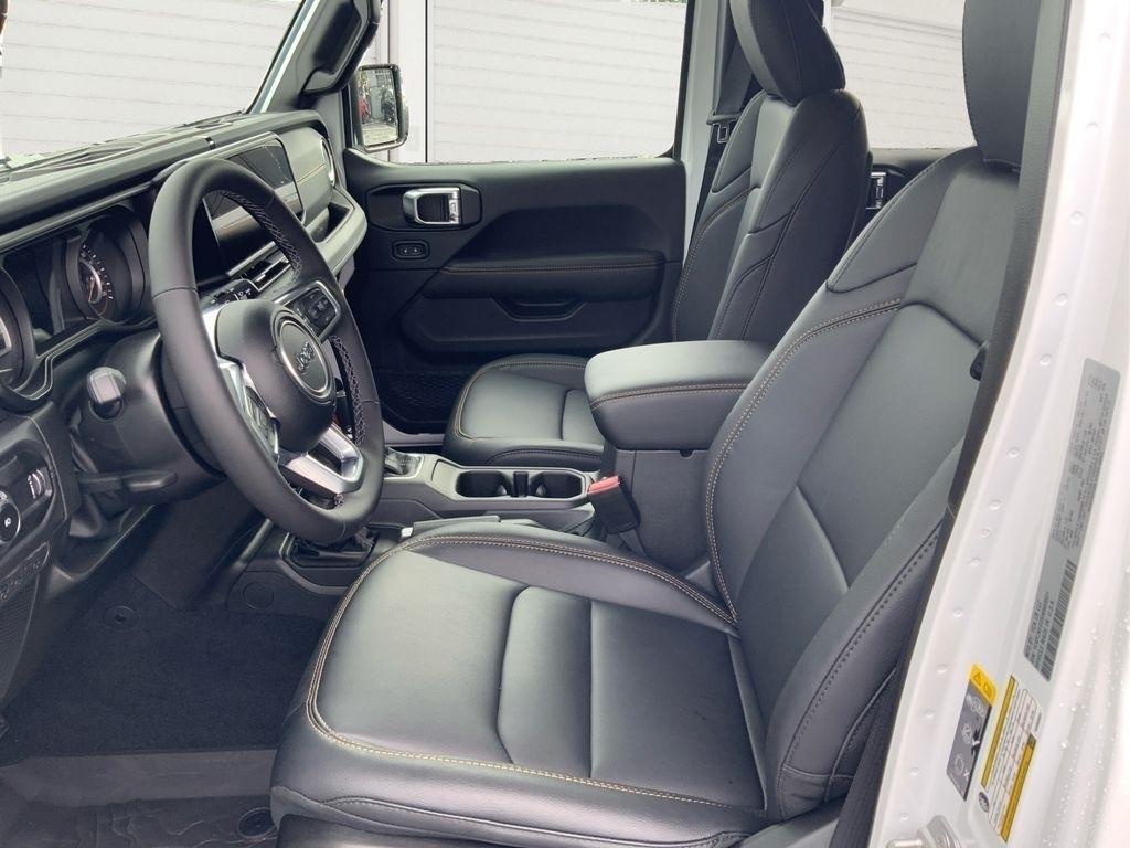 new 2025 Jeep Wrangler car, priced at $46,025