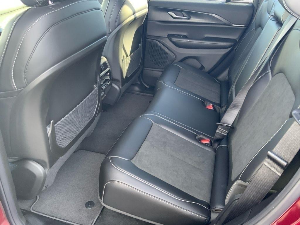 new 2025 Jeep Grand Cherokee car, priced at $37,375