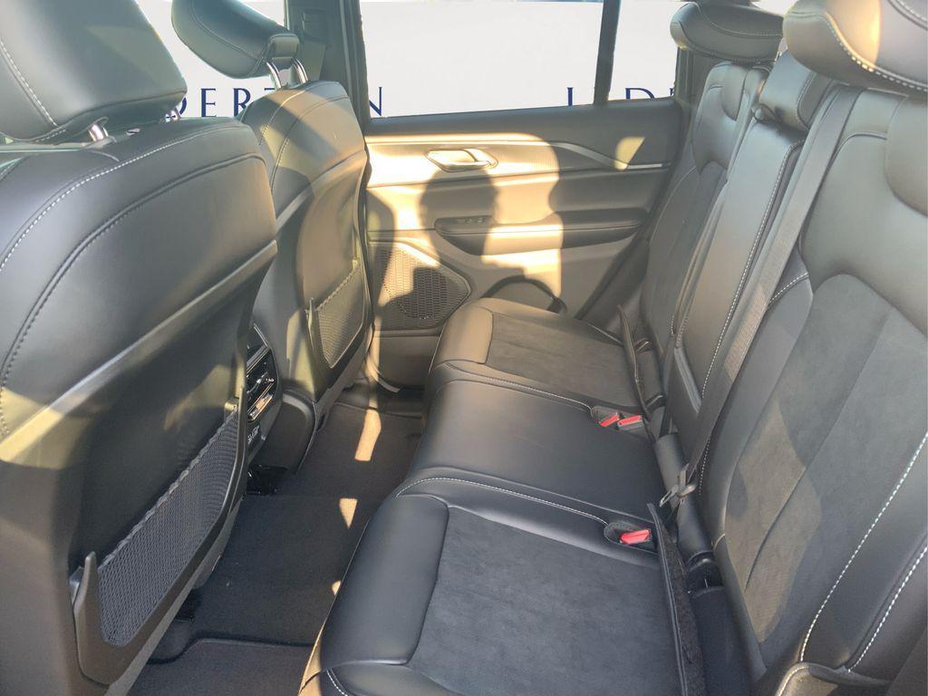 new 2025 Jeep Grand Cherokee car, priced at $38,375