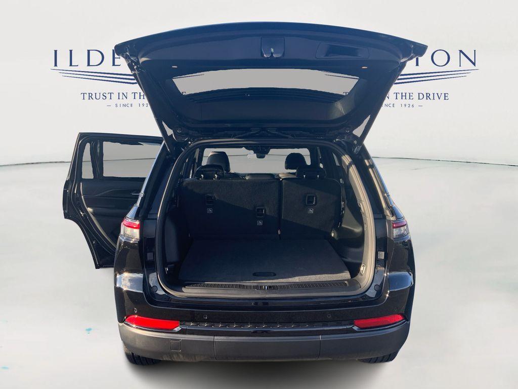 new 2025 Jeep Grand Cherokee car, priced at $38,375