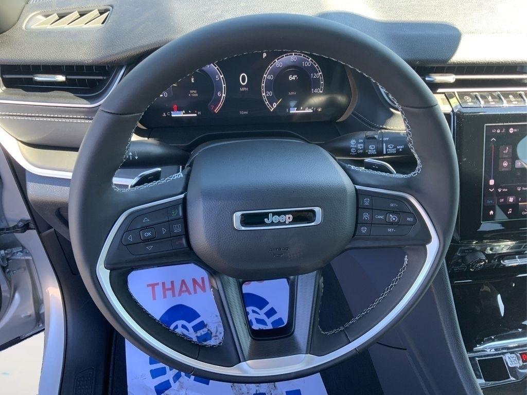 new 2025 Jeep Grand Cherokee car, priced at $34,670