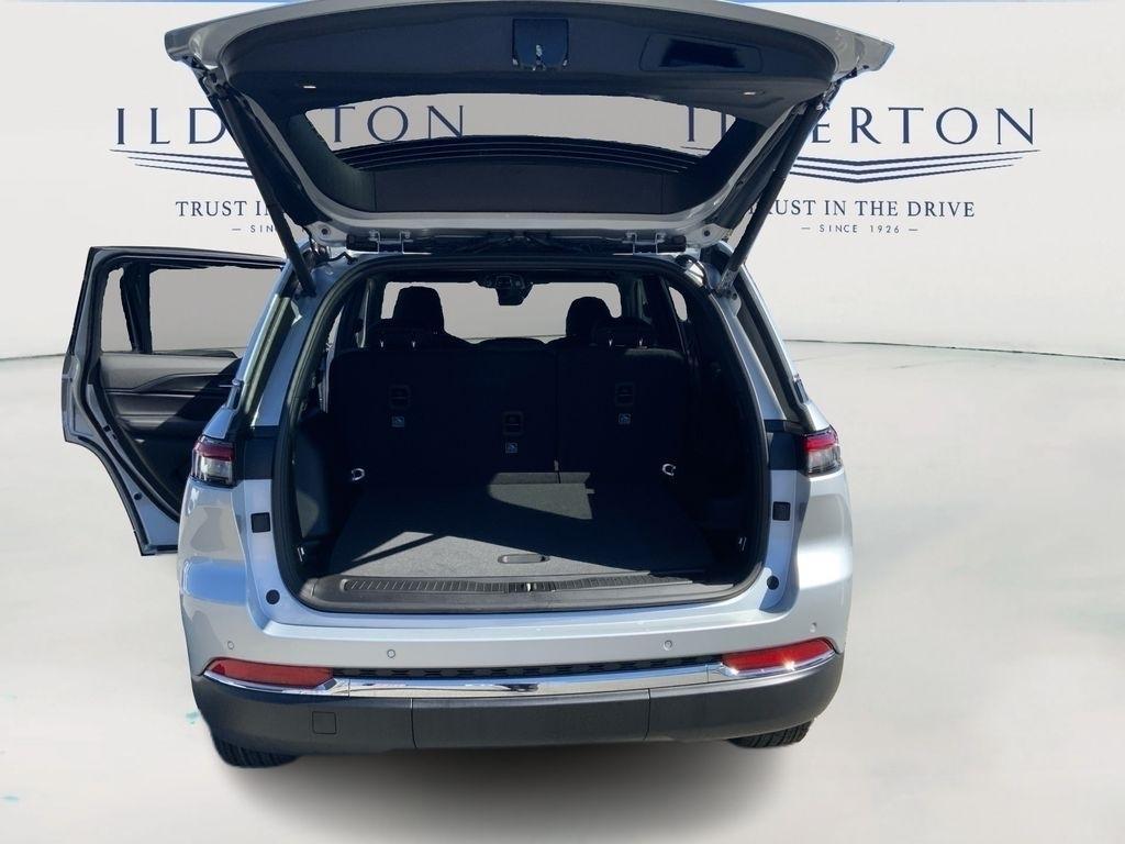 new 2025 Jeep Grand Cherokee car, priced at $34,670