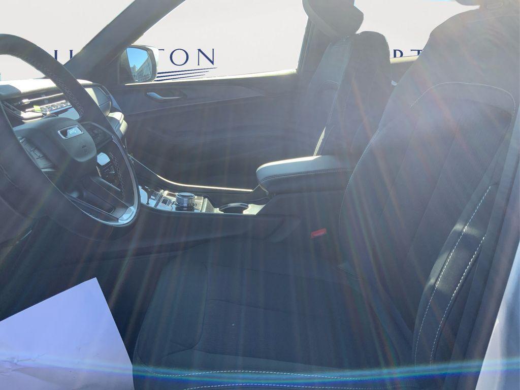 new 2025 Jeep Grand Cherokee car, priced at $36,170