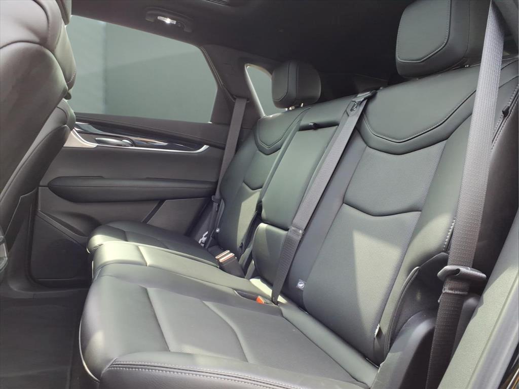 used 2025 Cadillac XT5 car, priced at $35,599