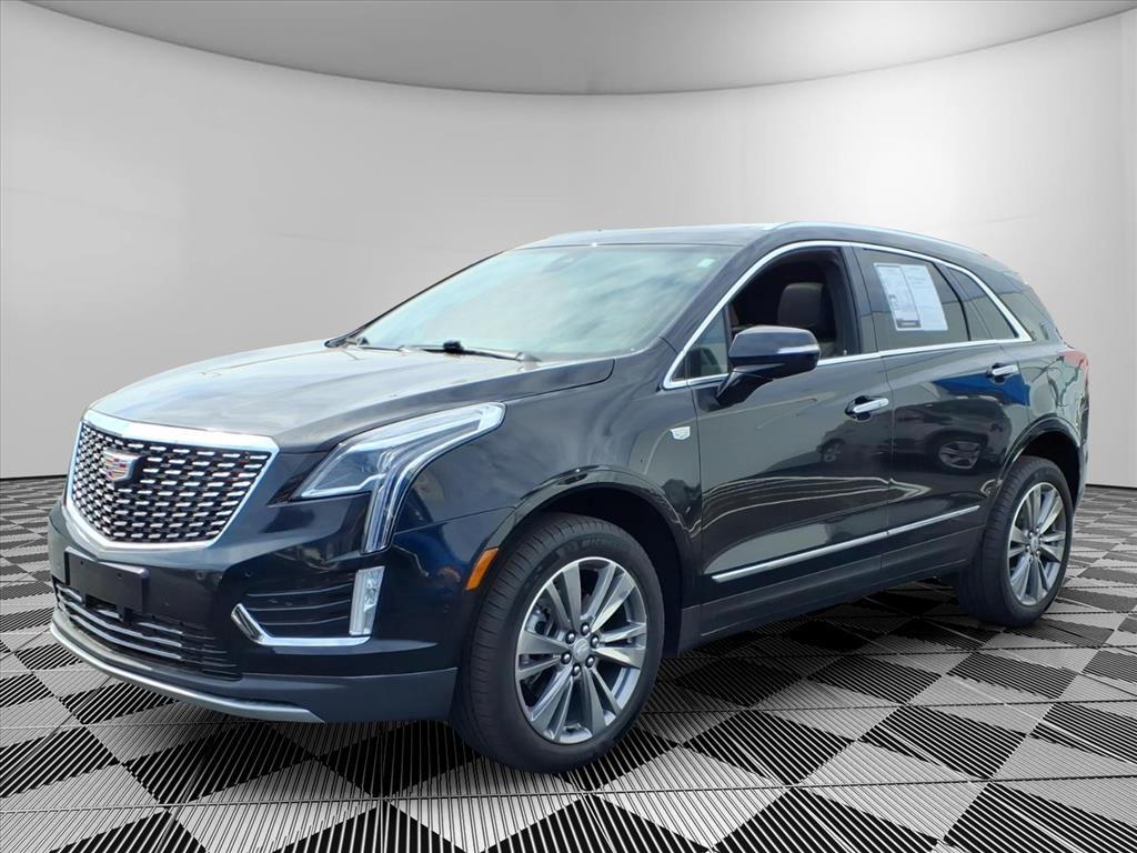 used 2025 Cadillac XT5 car, priced at $35,599
