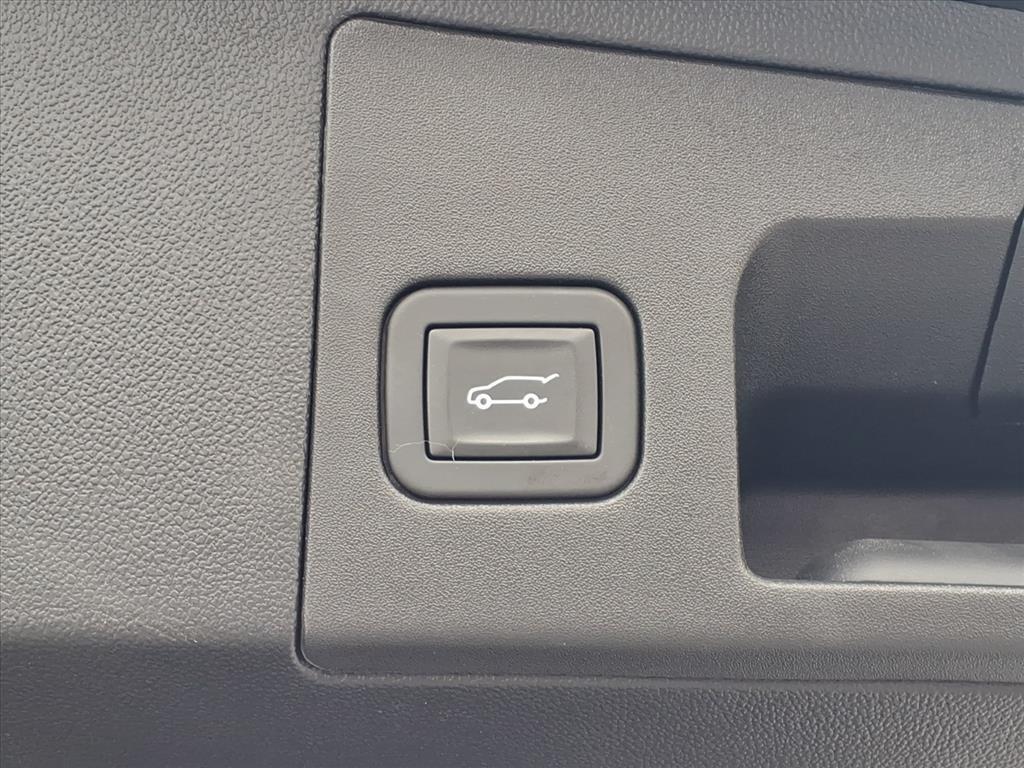 used 2025 Cadillac XT5 car, priced at $37,495