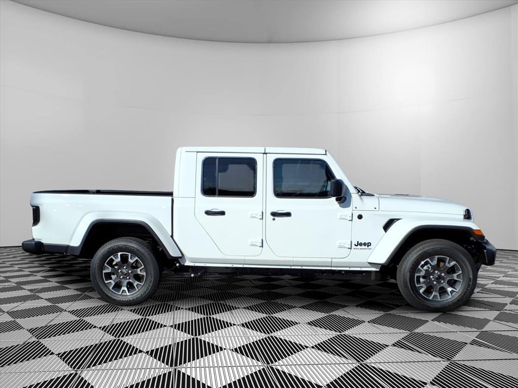 new 2026 Jeep Gladiator car, priced at $45,165