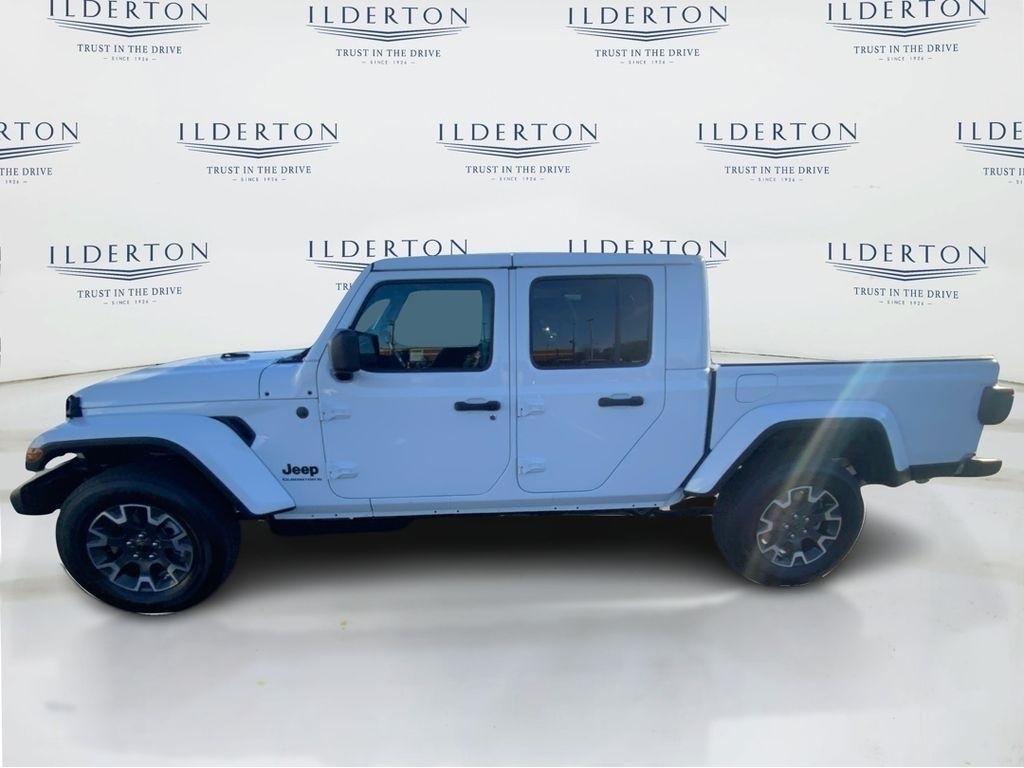 new 2026 Jeep Gladiator car, priced at $46,665