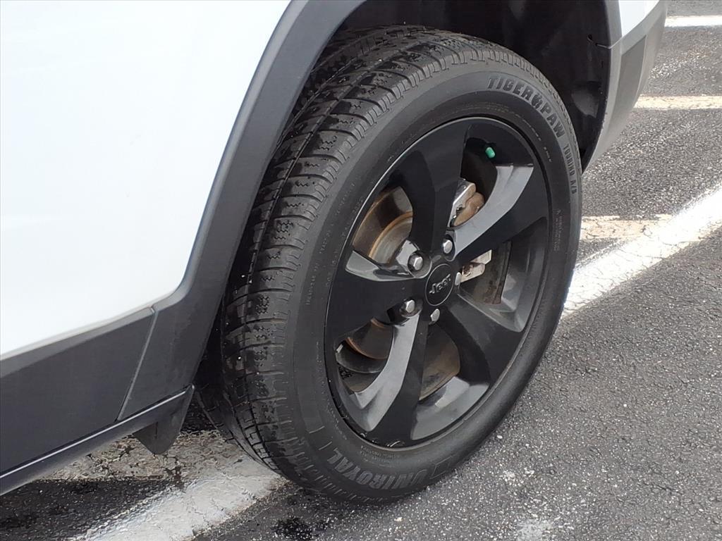 used 2020 Jeep Cherokee car, priced at $11,995