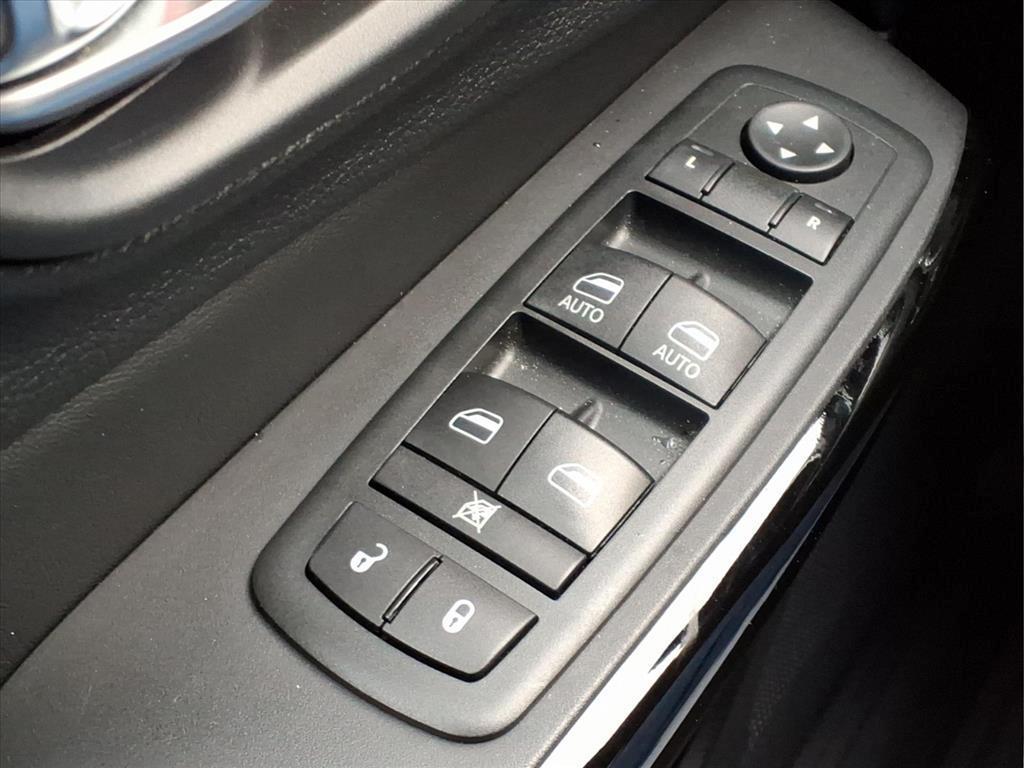 used 2020 Jeep Cherokee car, priced at $11,995