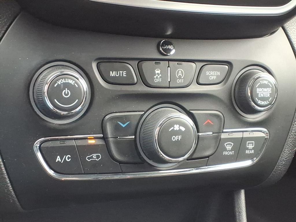 used 2020 Jeep Cherokee car, priced at $11,995