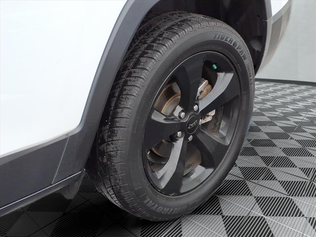 used 2020 Jeep Cherokee car, priced at $11,995