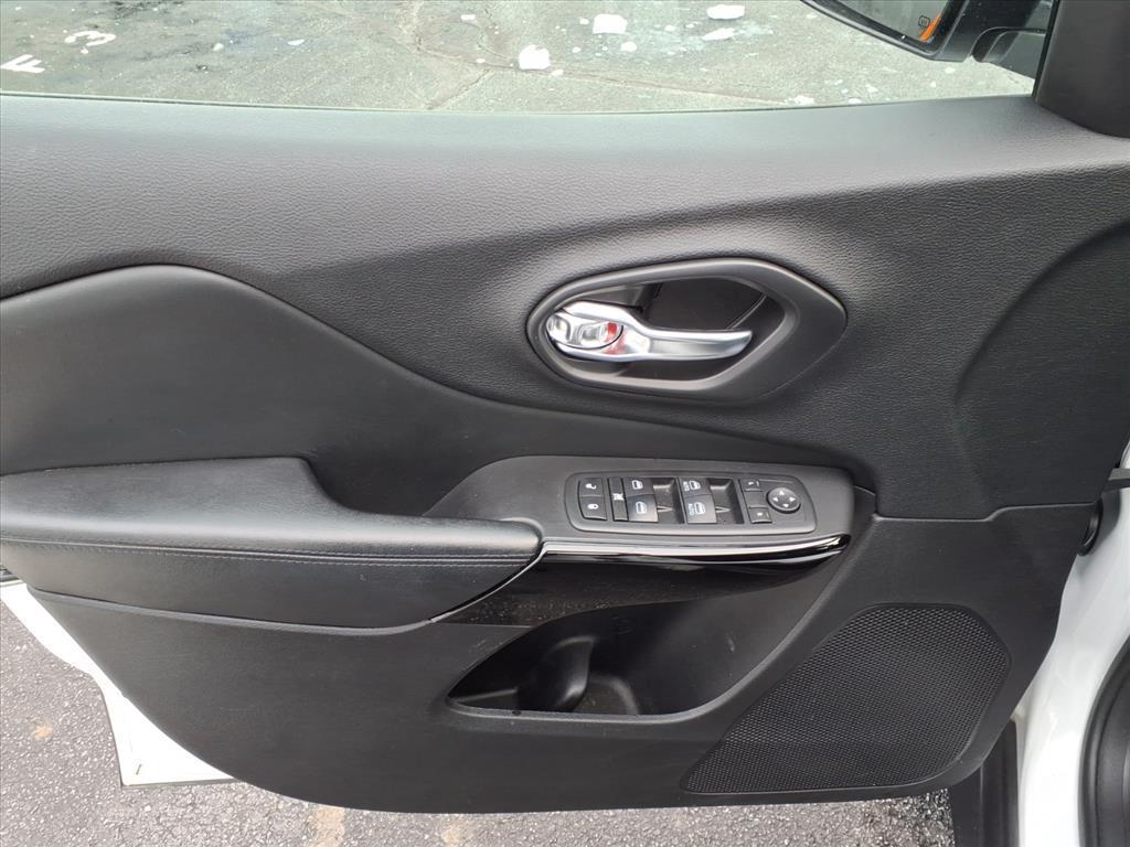 used 2020 Jeep Cherokee car, priced at $11,995