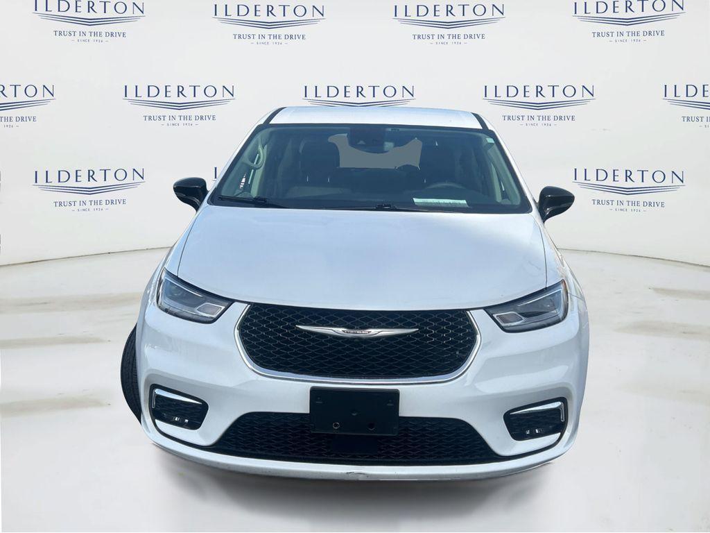 used 2024 Chrysler Pacifica car, priced at $25,415