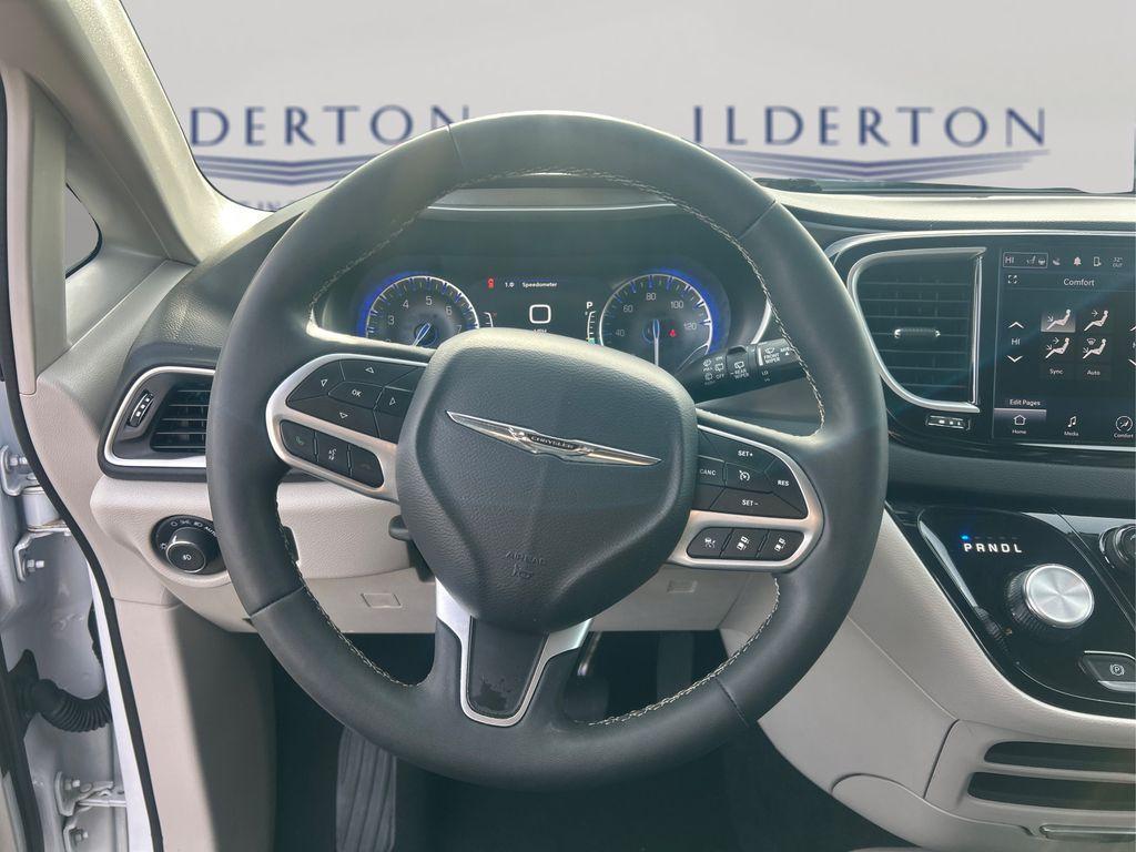 used 2024 Chrysler Pacifica car, priced at $25,415