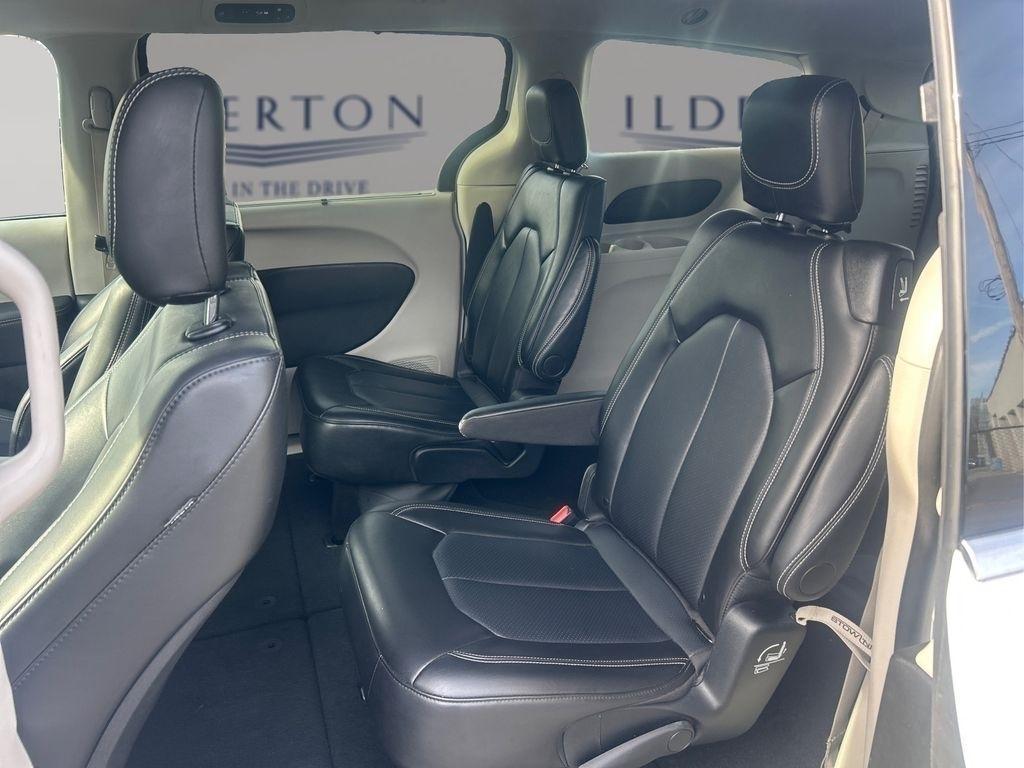 used 2024 Chrysler Pacifica car, priced at $23,995