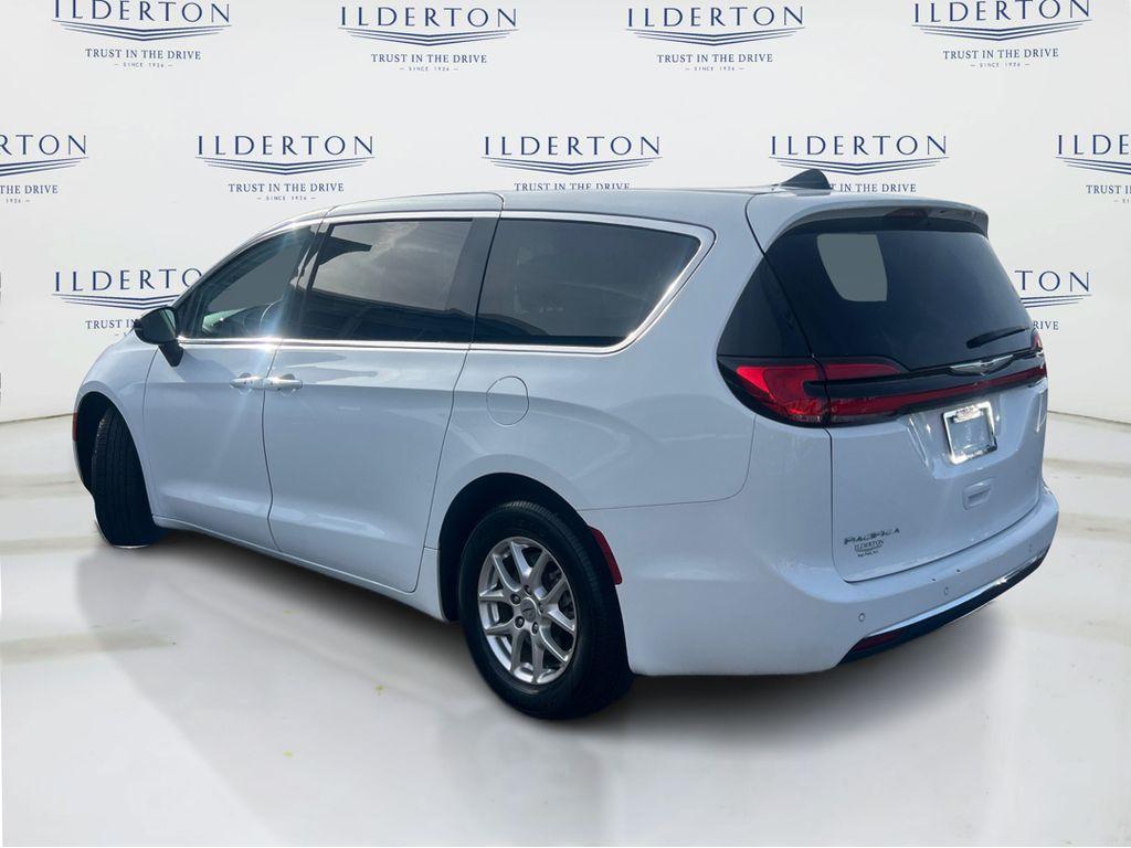 used 2024 Chrysler Pacifica car, priced at $25,415