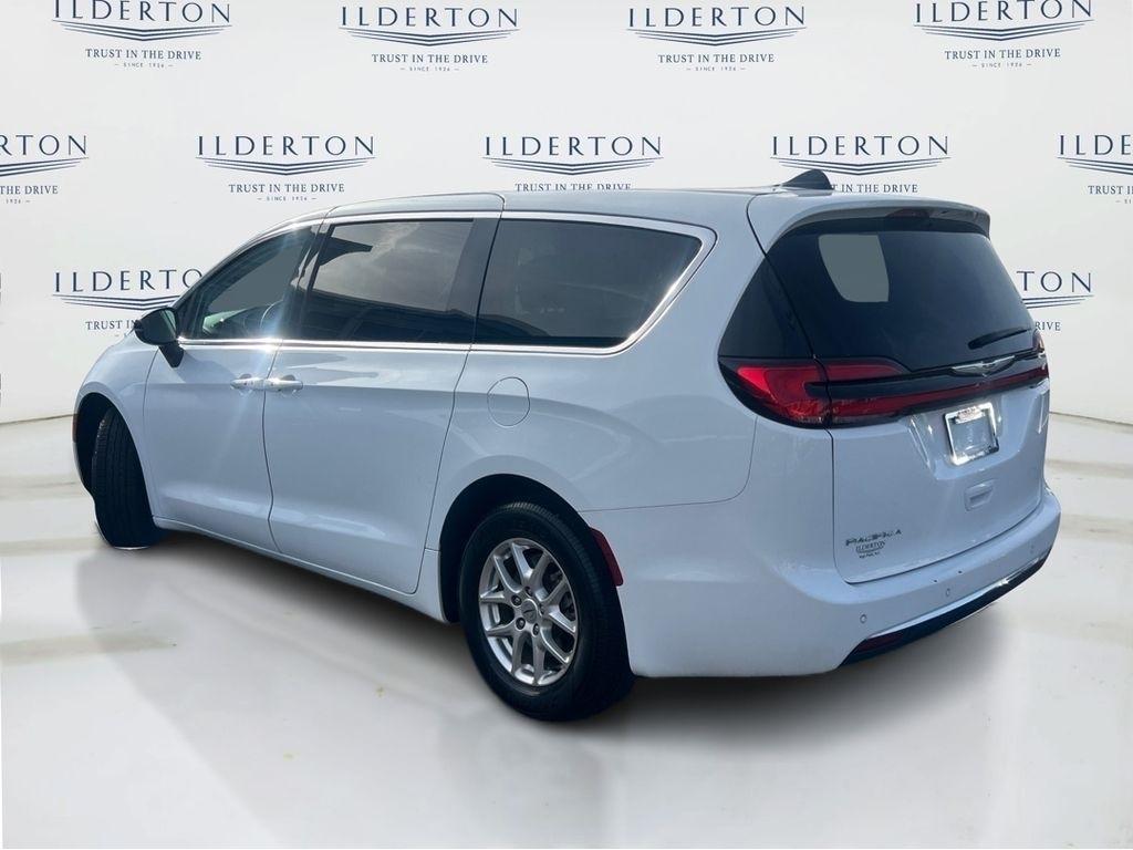 used 2024 Chrysler Pacifica car, priced at $23,995