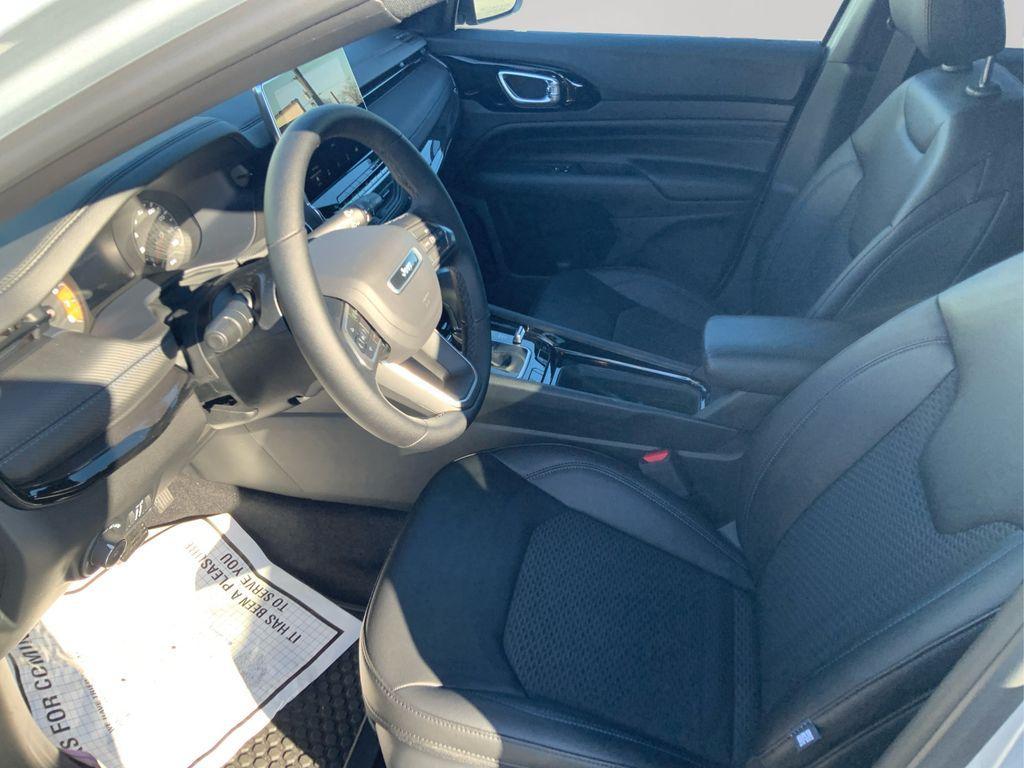 new 2025 Jeep Compass car, priced at $28,030