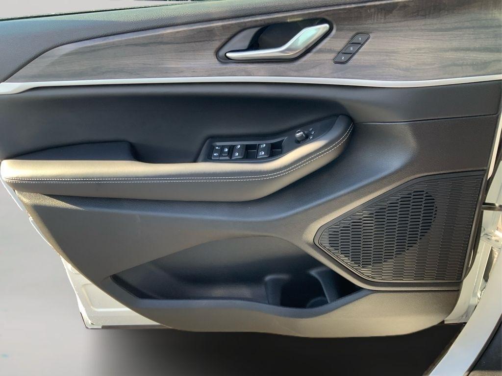 new 2025 Jeep Grand Cherokee car, priced at $45,140