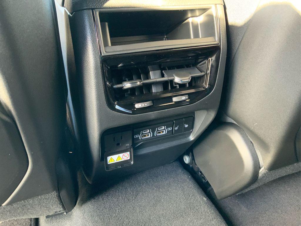 new 2025 Jeep Grand Cherokee car, priced at $43,640