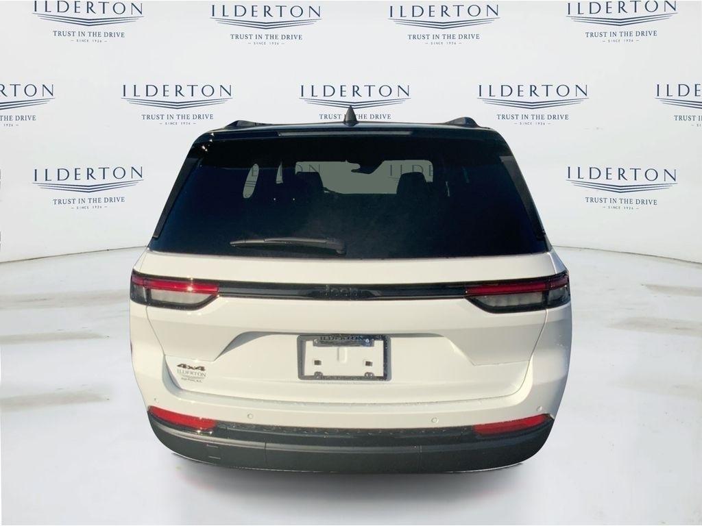 new 2025 Jeep Grand Cherokee car, priced at $45,140