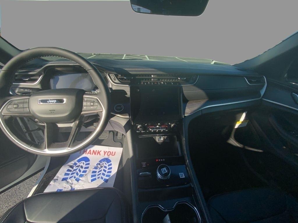 new 2025 Jeep Grand Cherokee car, priced at $45,140